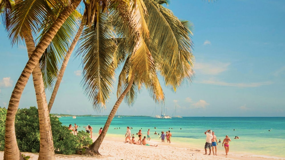 Using your mobile phone for internet and calls on Curaçao